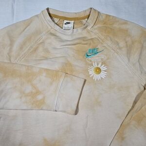 Nike Sportswear Boy's XL French Terry Statement Crew Have A Nice Day Yellow